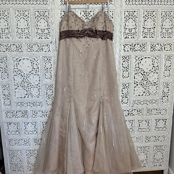 Alfred Angelo Dresses & Skirts - Alfred Angelo Tan Neutral Beaded Sequin Fairycore Formal Strapless Prom Dress